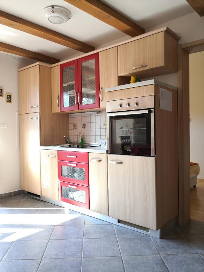 Red Apple Apartment Бовец Екстериор снимка